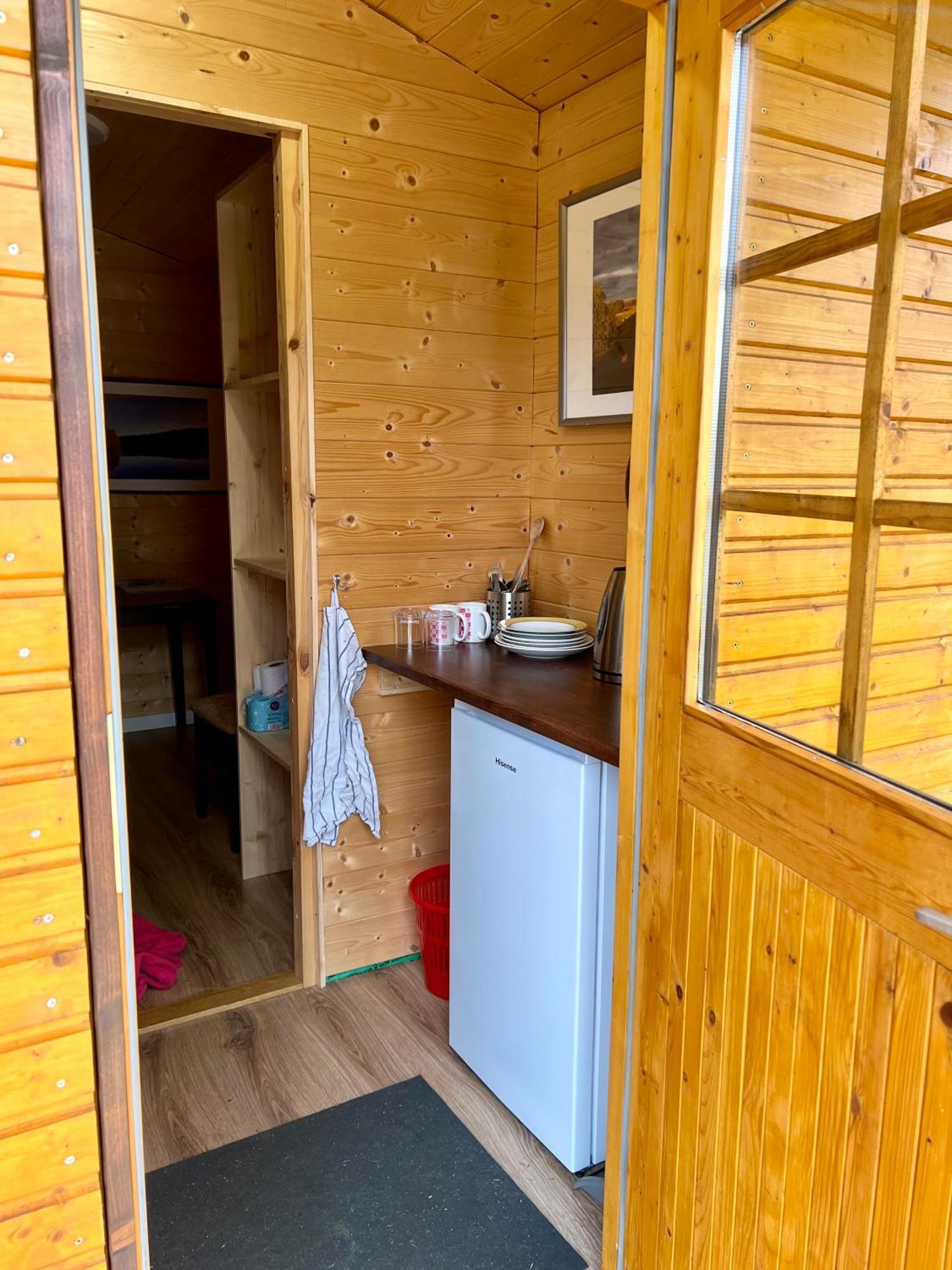 Marika Puhkekuela - Metsanurga Oeoemaja "Shared Bathroom" Nova Exterior foto