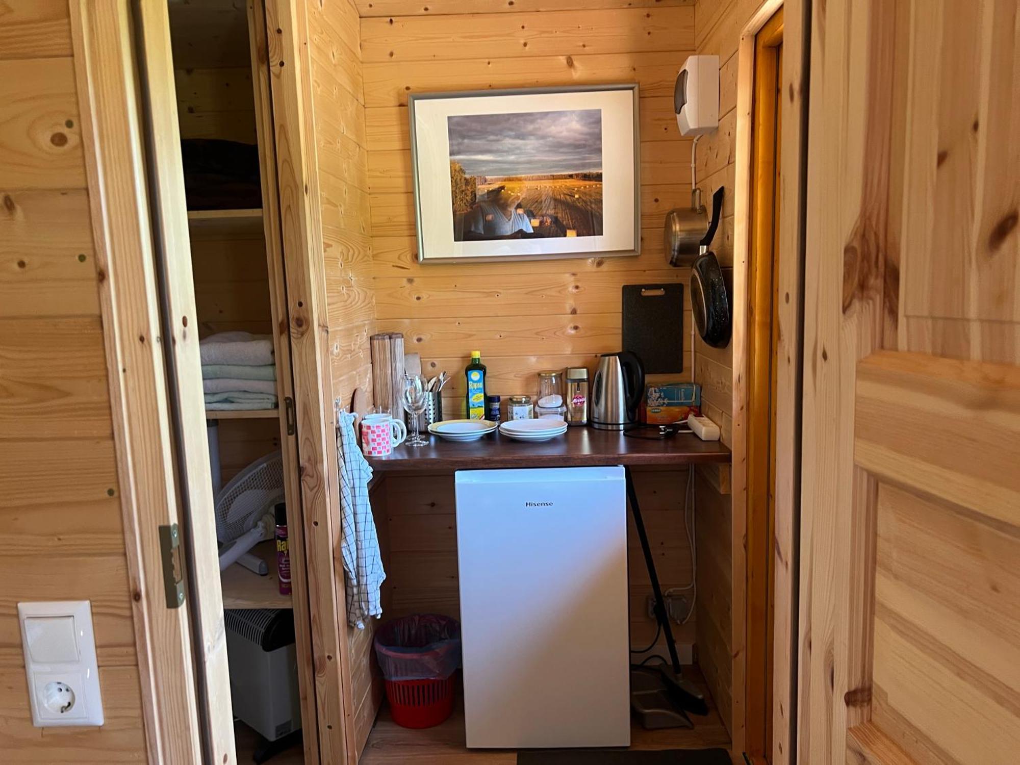 Marika Puhkekuela - Metsanurga Oeoemaja "Shared Bathroom" Nova Exterior foto